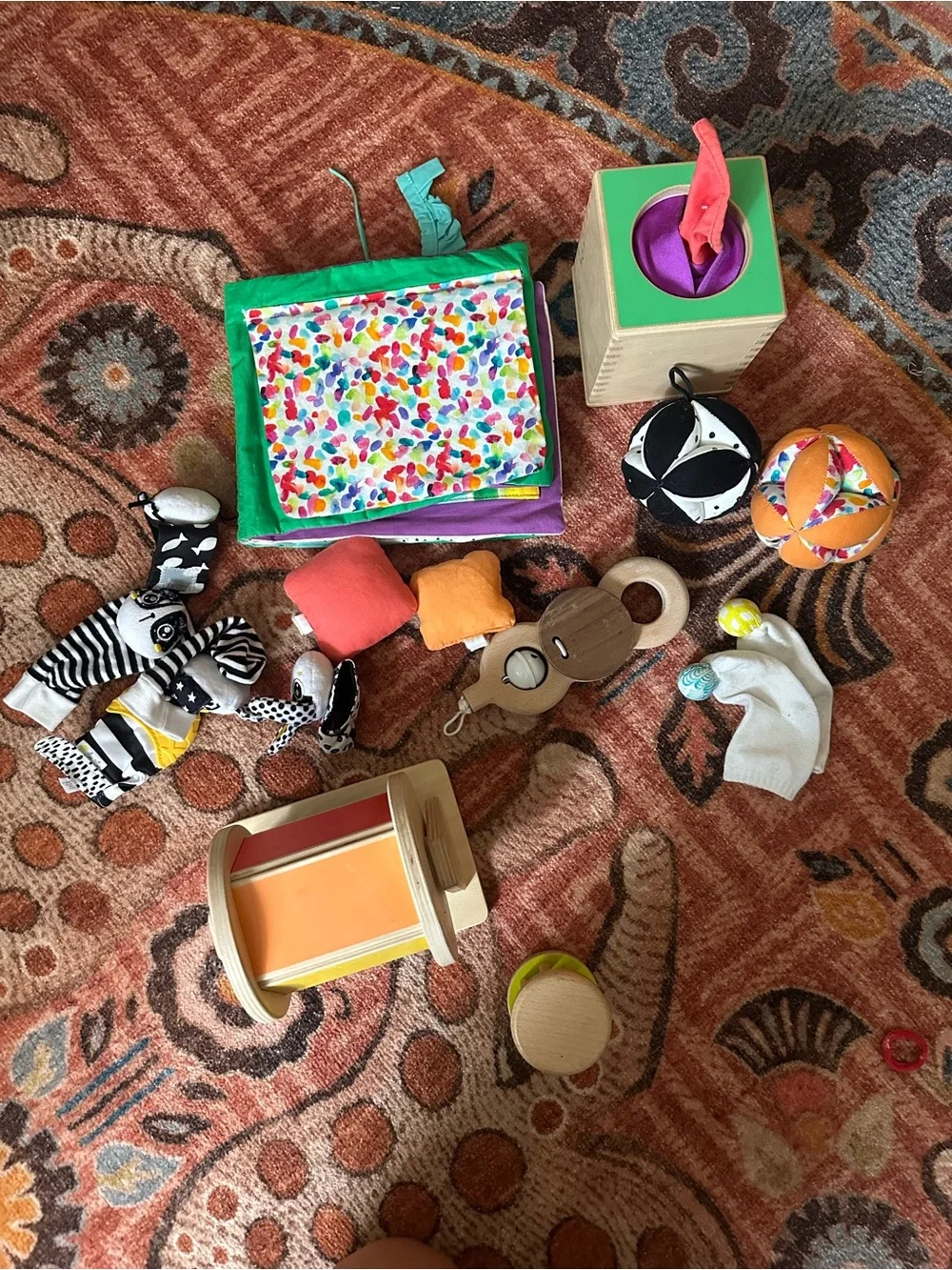 Lovevery grab bag: looker, sensor and charmer toys